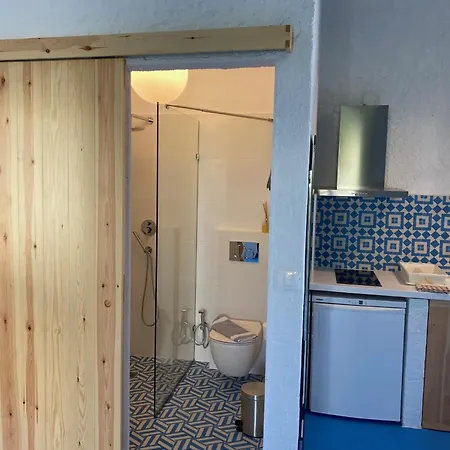 Manolis' House Aparthotel 2*