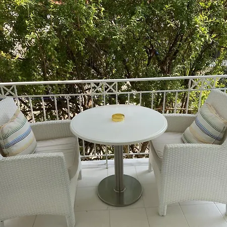 Apart Otel Manolis' House İskados