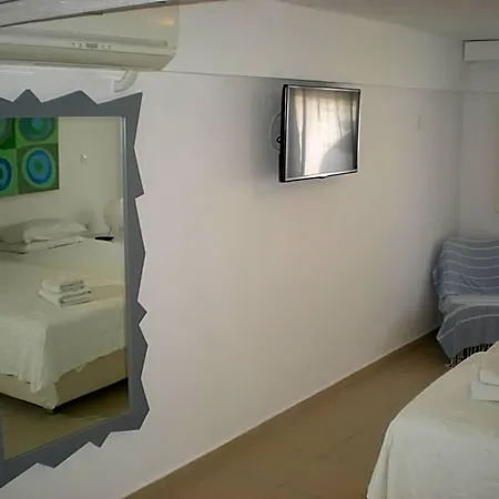 Lejlighedshotel Manolis' House