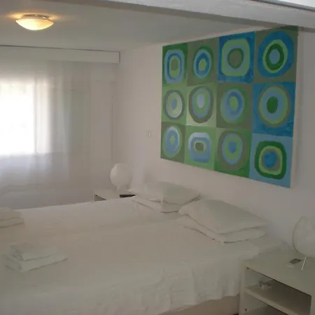Manolis' House מלון דירות