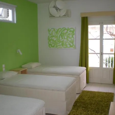 מלון דירות Manolis' House 3*