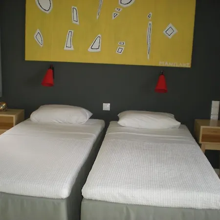 Aparthotel Manolis' House 2*