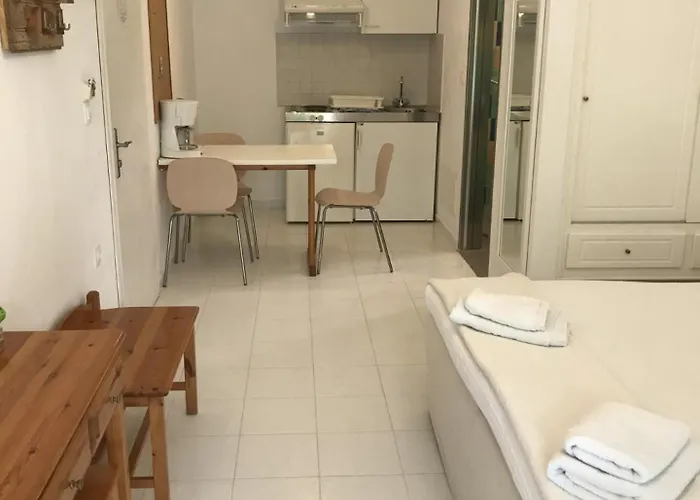 Apartahotel Manolis' House 4*