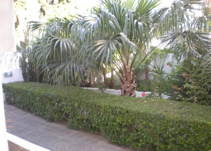 Manolis' House Apartahotel 4*