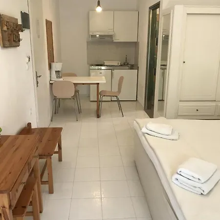 Lägenhetshotell Manolis' House 2*