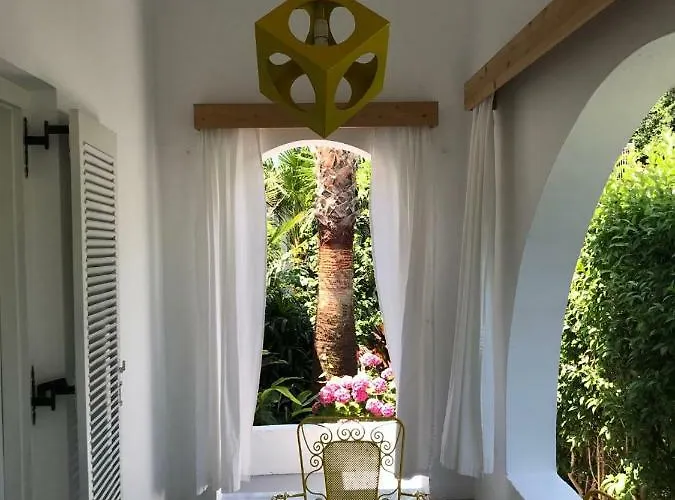 Lägenhetshotell Manolis' House 4*